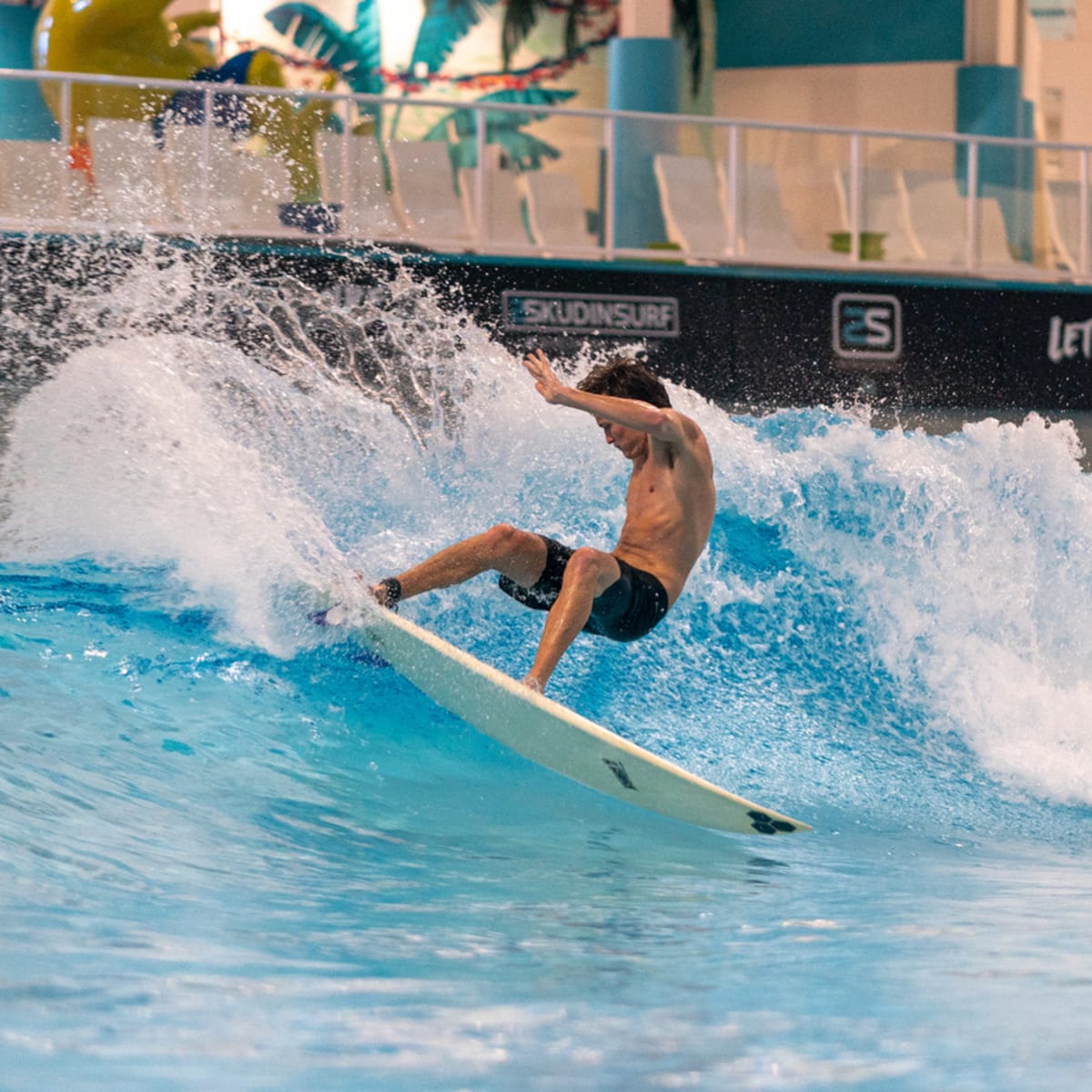 American dream mall surfing online