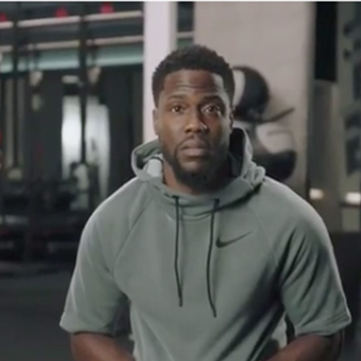 Kevin hart black and gold nike outfit discount