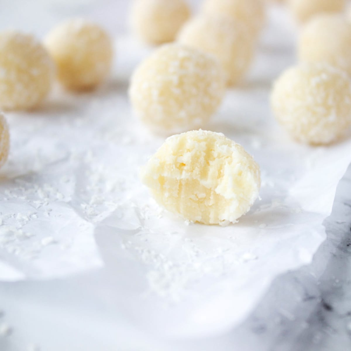 Healthy coconut bites
