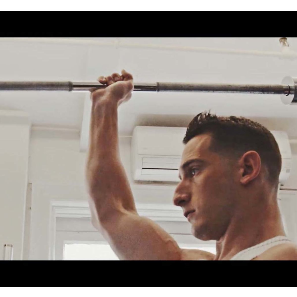 Calisthenics deals shoulder press