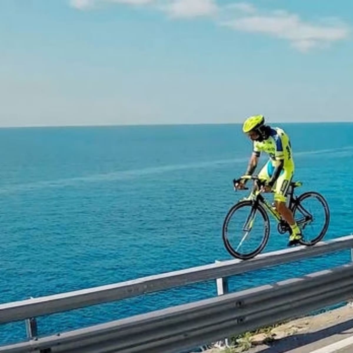 Brumotti top road bike