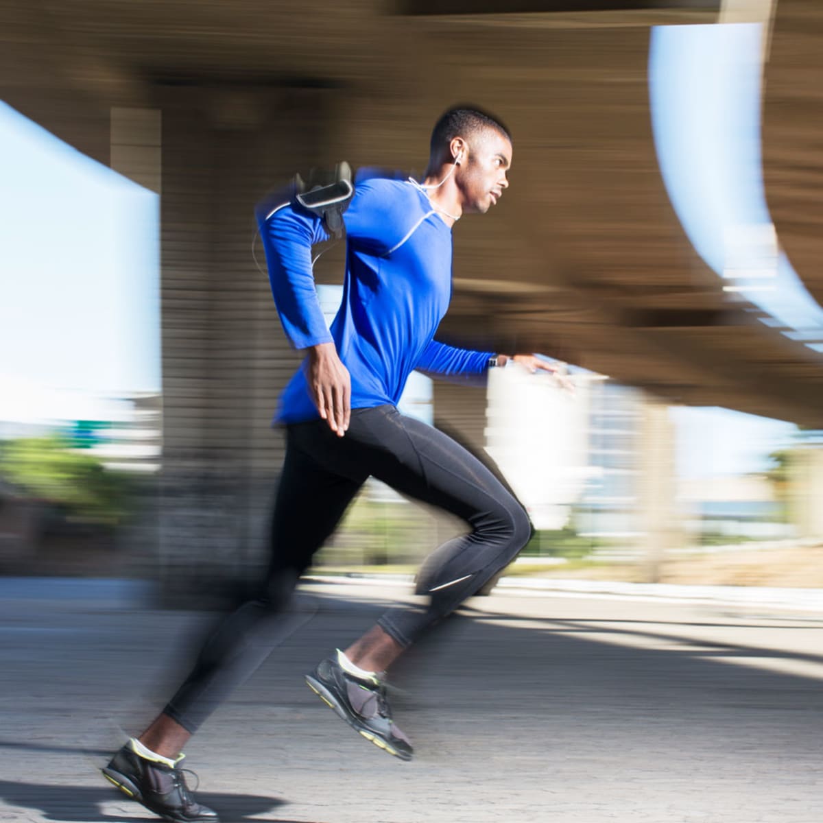 Inexpensive men's workout clothes top