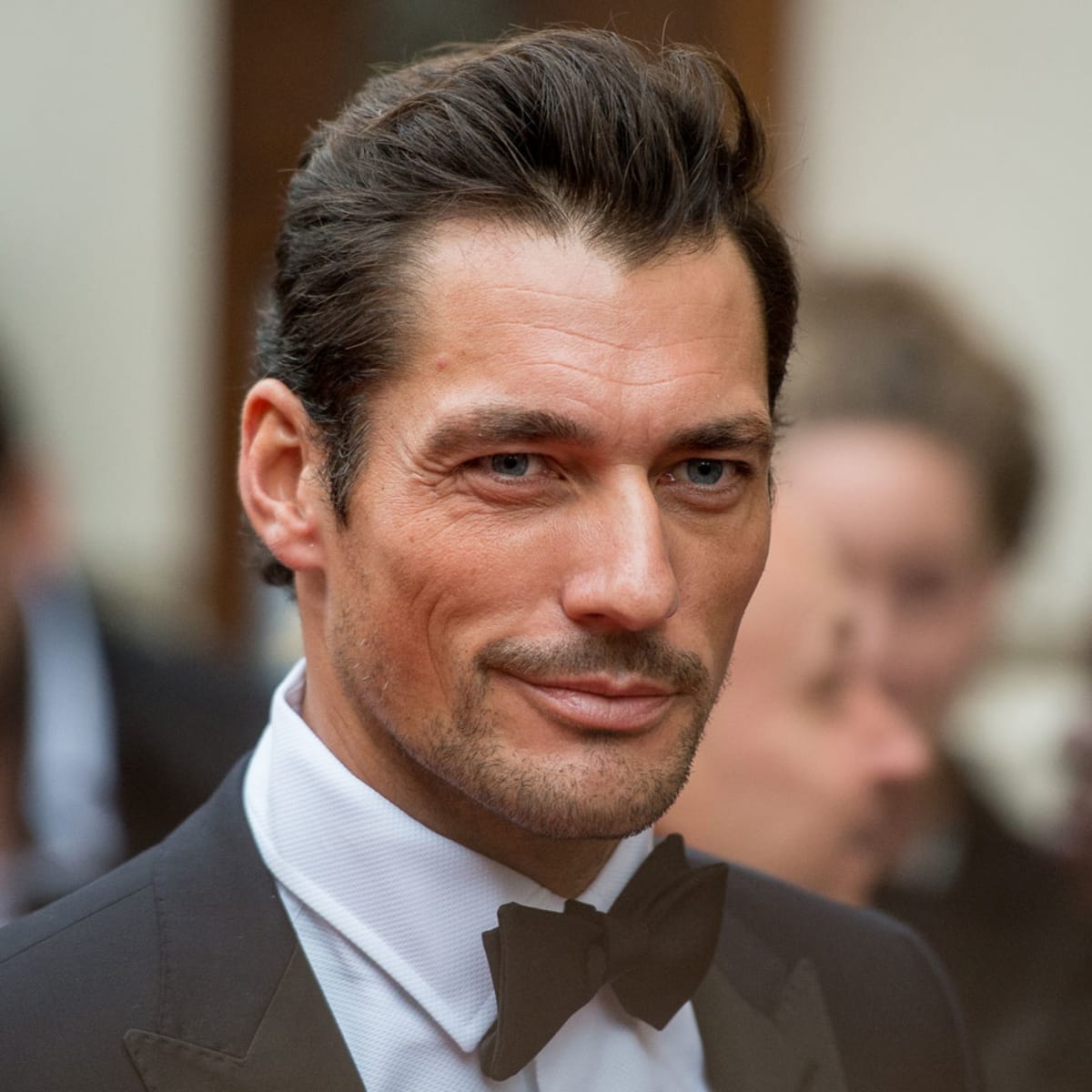 Best haircut for shop oval face men
