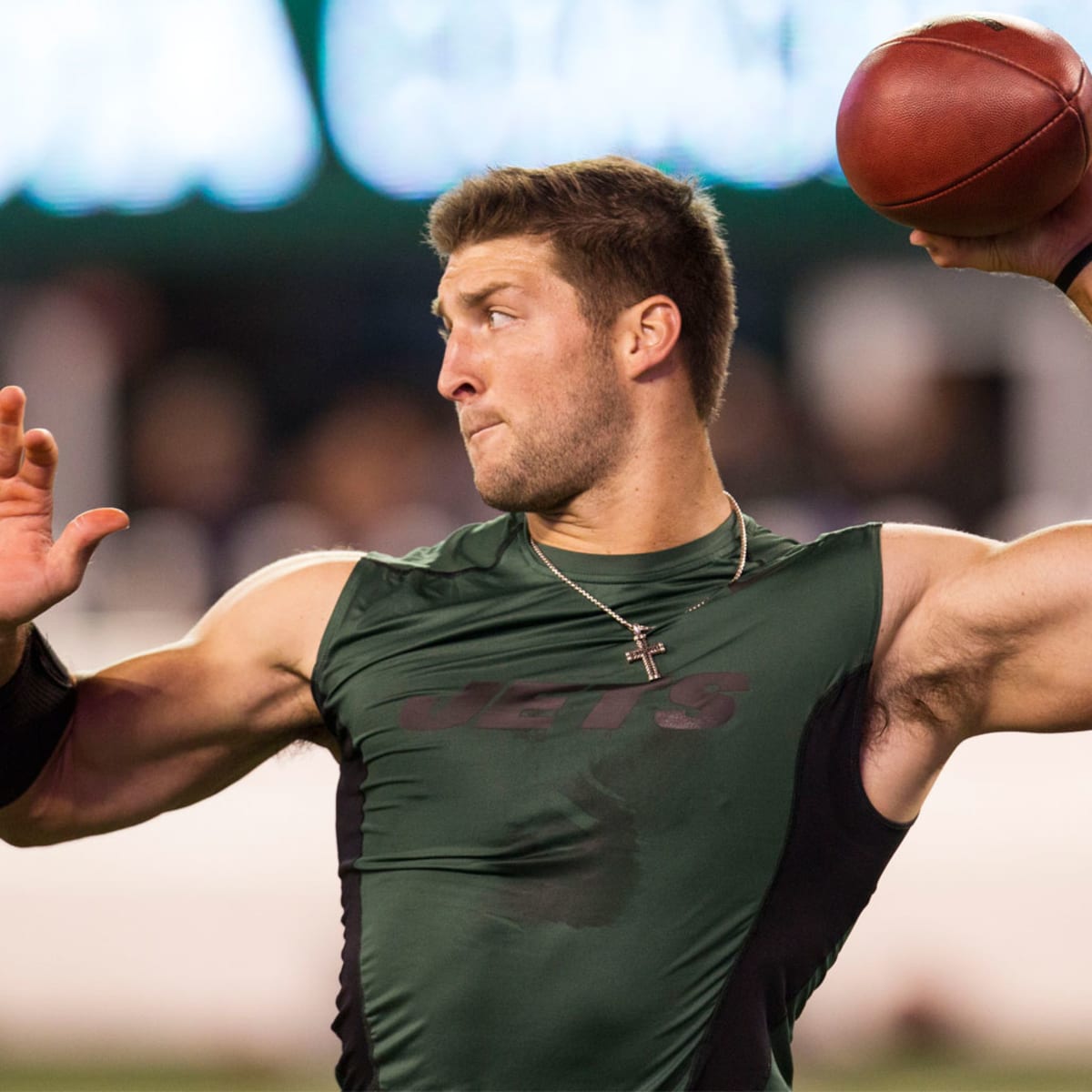Tim Tebow Returns to NFL Signs One Year Deal With Eagles Men s Journal