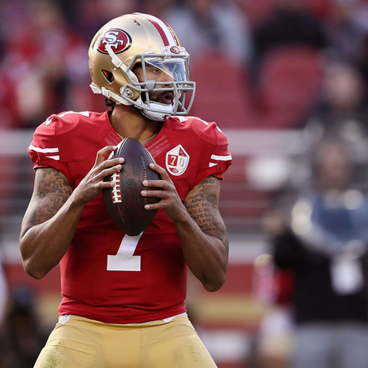 Colin kaepernick nike shirt amazon on sale
