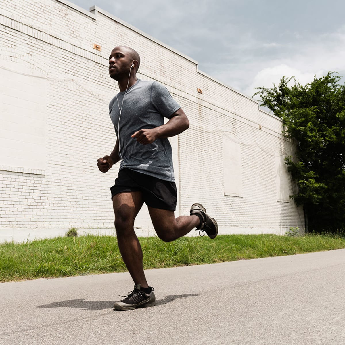 Running cheap man exercise