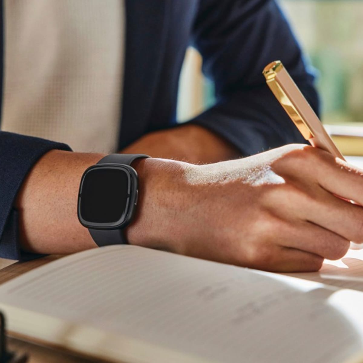 Fitbit best sale versa adidas