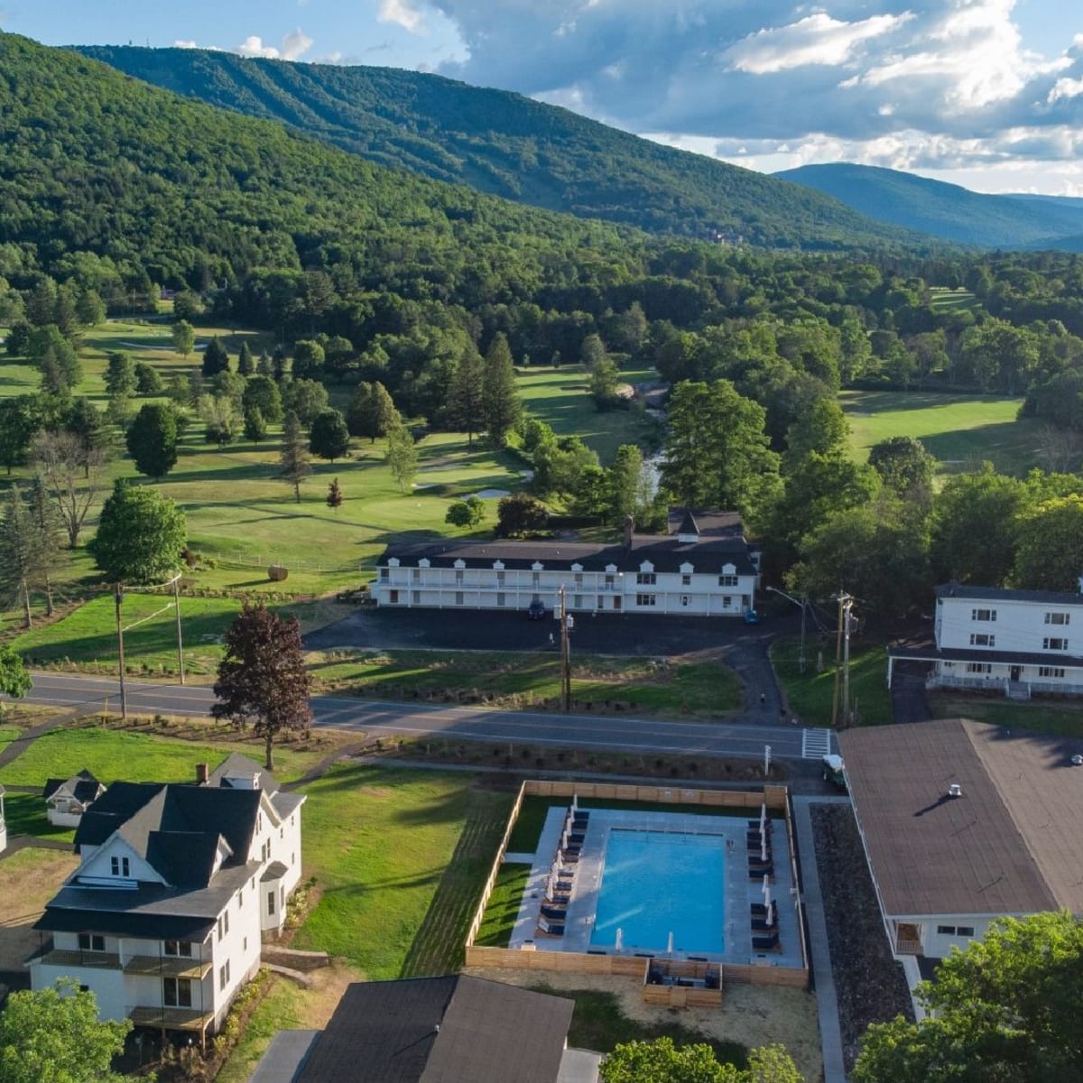 Windham house boarding & grooming best sale spa