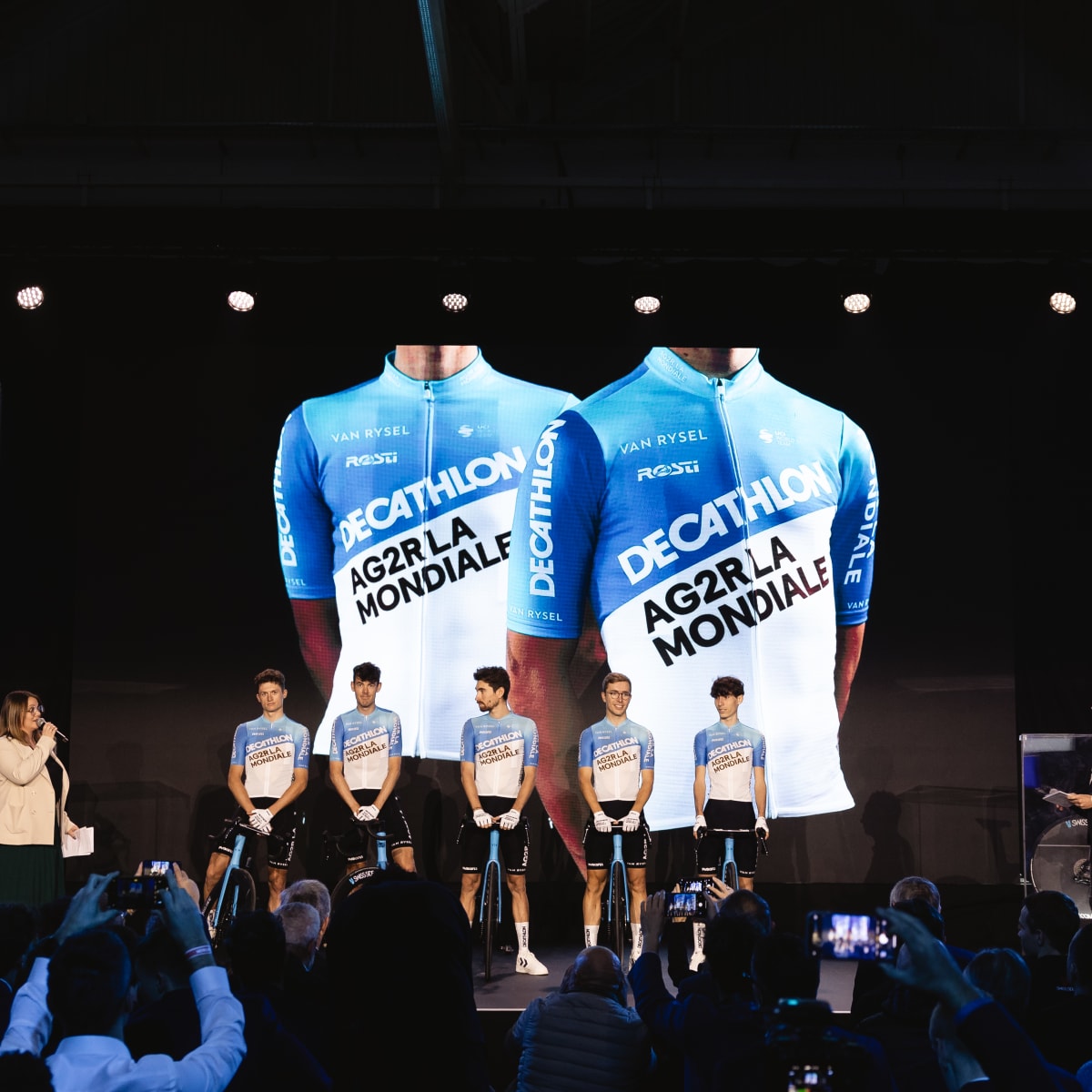 Mondial team store