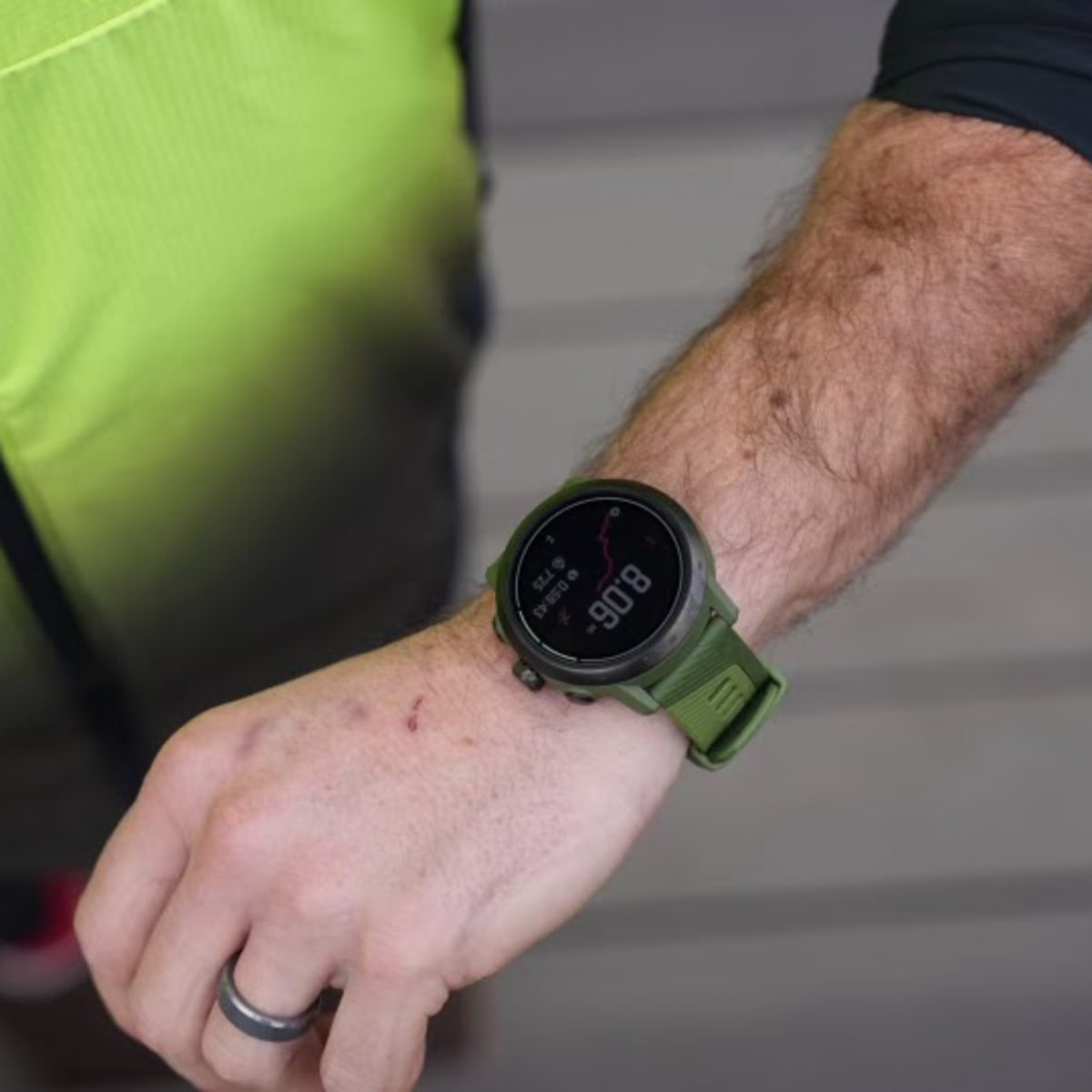 Coros apex hot sale vs garmin 645