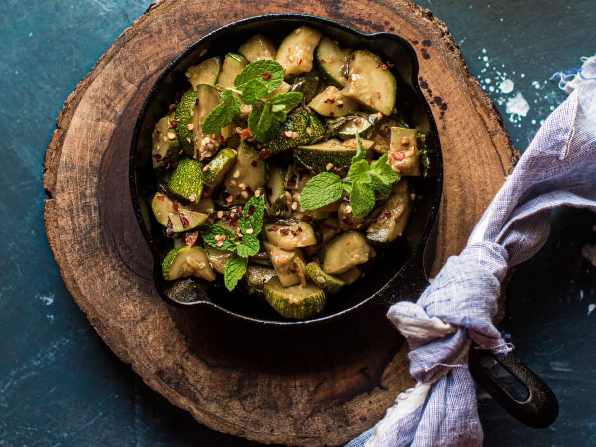 BAREBONES LIVING 6-Inch All-in-One Cast Iron Skillet