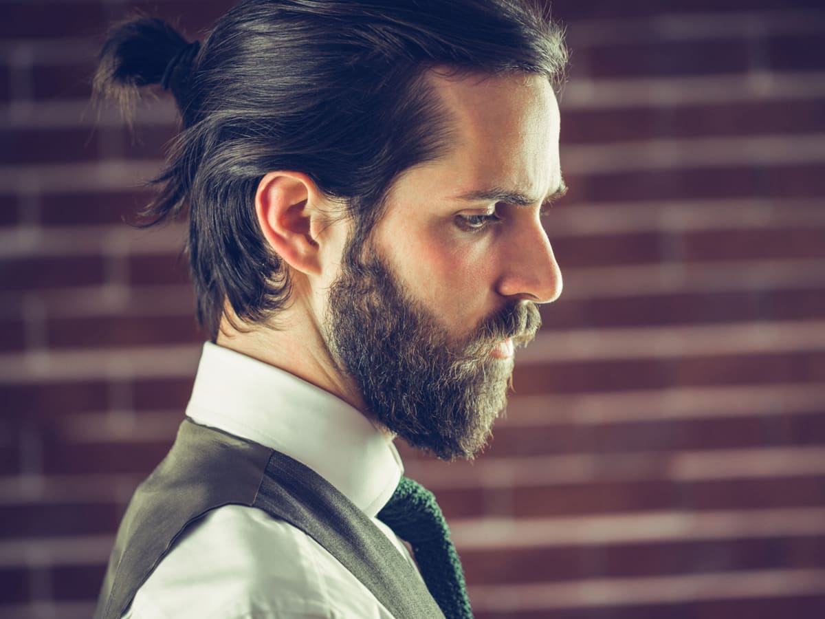 More Than 40% of Men Get Food Stuck in their Beards, and Other Surprising Facial  Hair Stats - Men's Journal