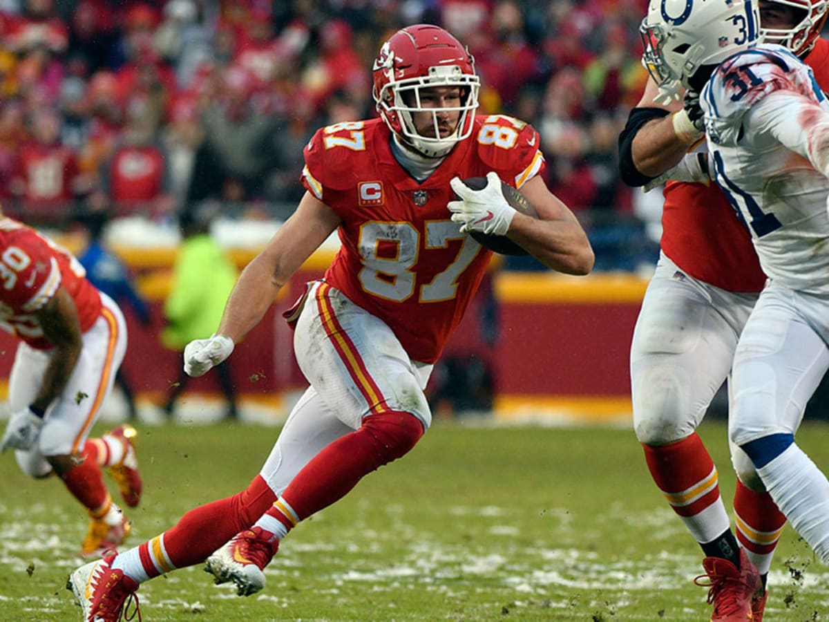 Travis Kelce on Catching Patrick Mahomes' No-Look Passes and