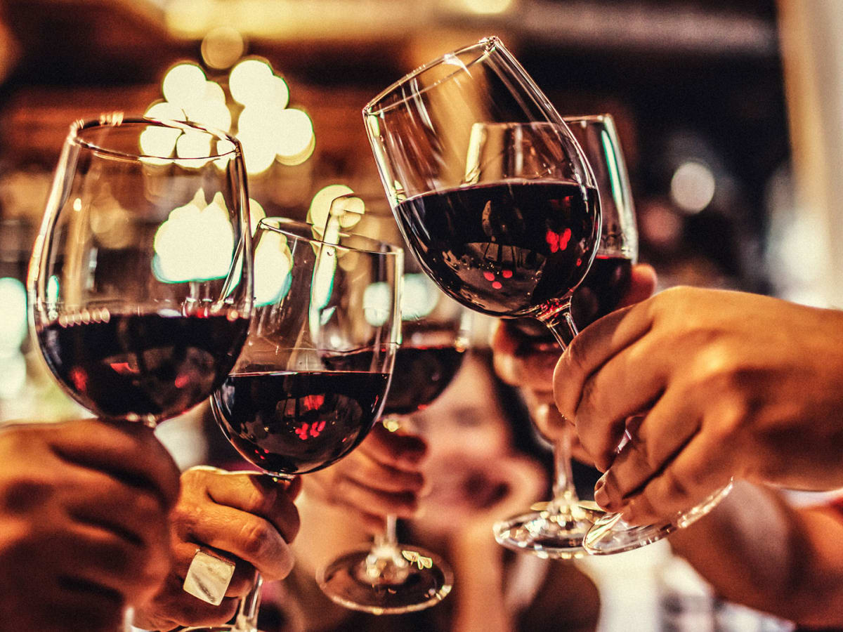 jurist inerti Mig selv The Truth About Red Wine's Ability to Lower Stress and Treat Depression -  Men's Journal
