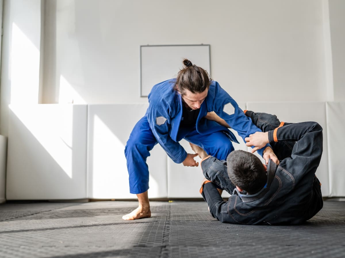 30 SELF-DEFENSE TECHNIQUES YOU MUST KNOW 