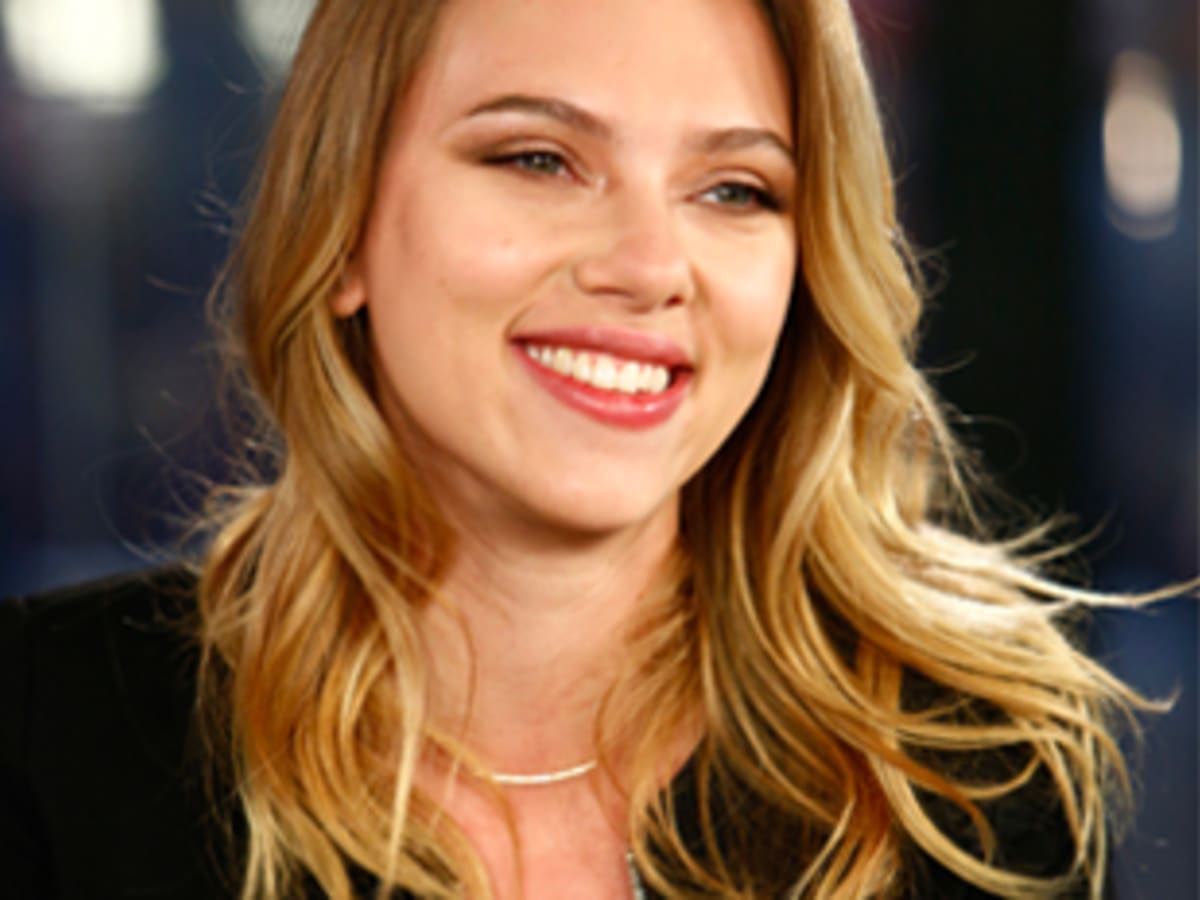 Scarlett Johansson Named Sexiest Woman Alive (Again)