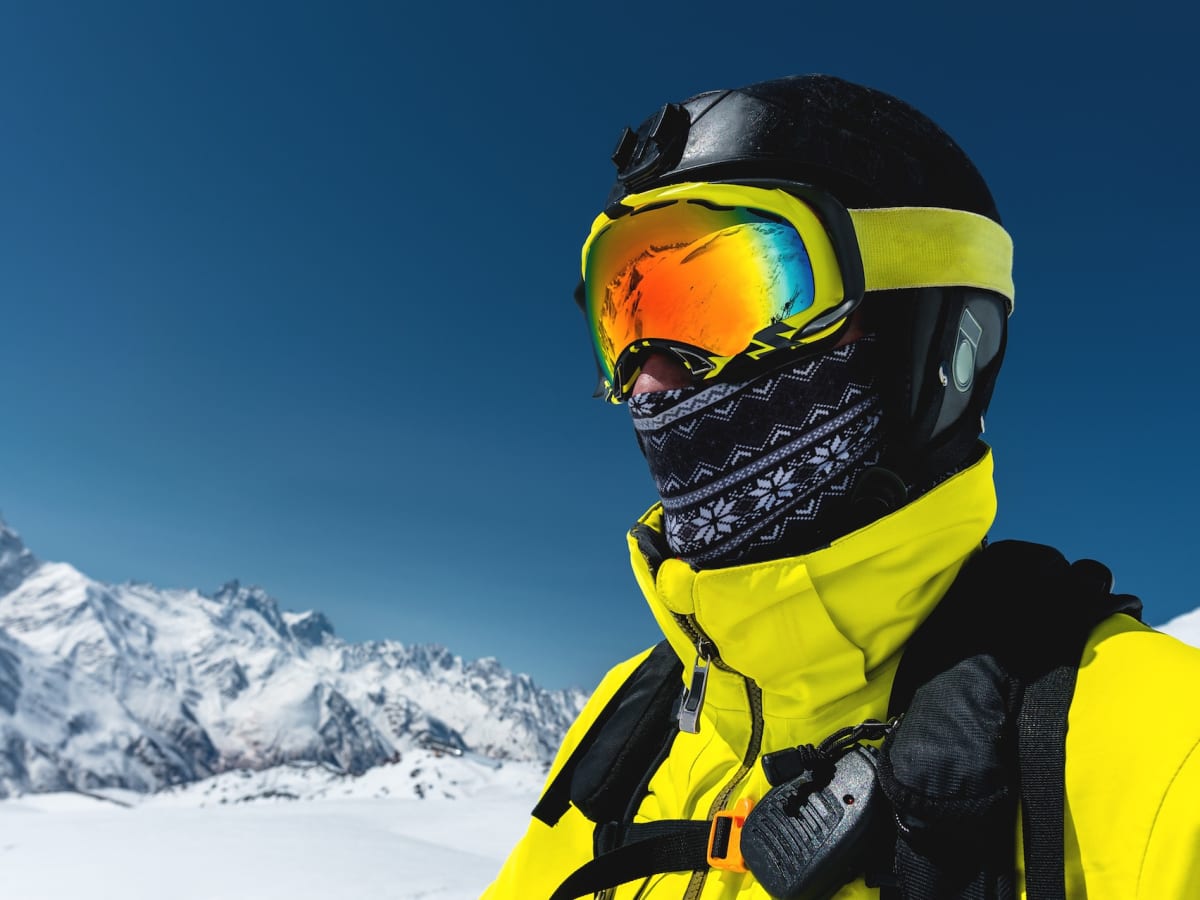 High-Performance Face Masks for Fog-Free Skiing and Snowboarding