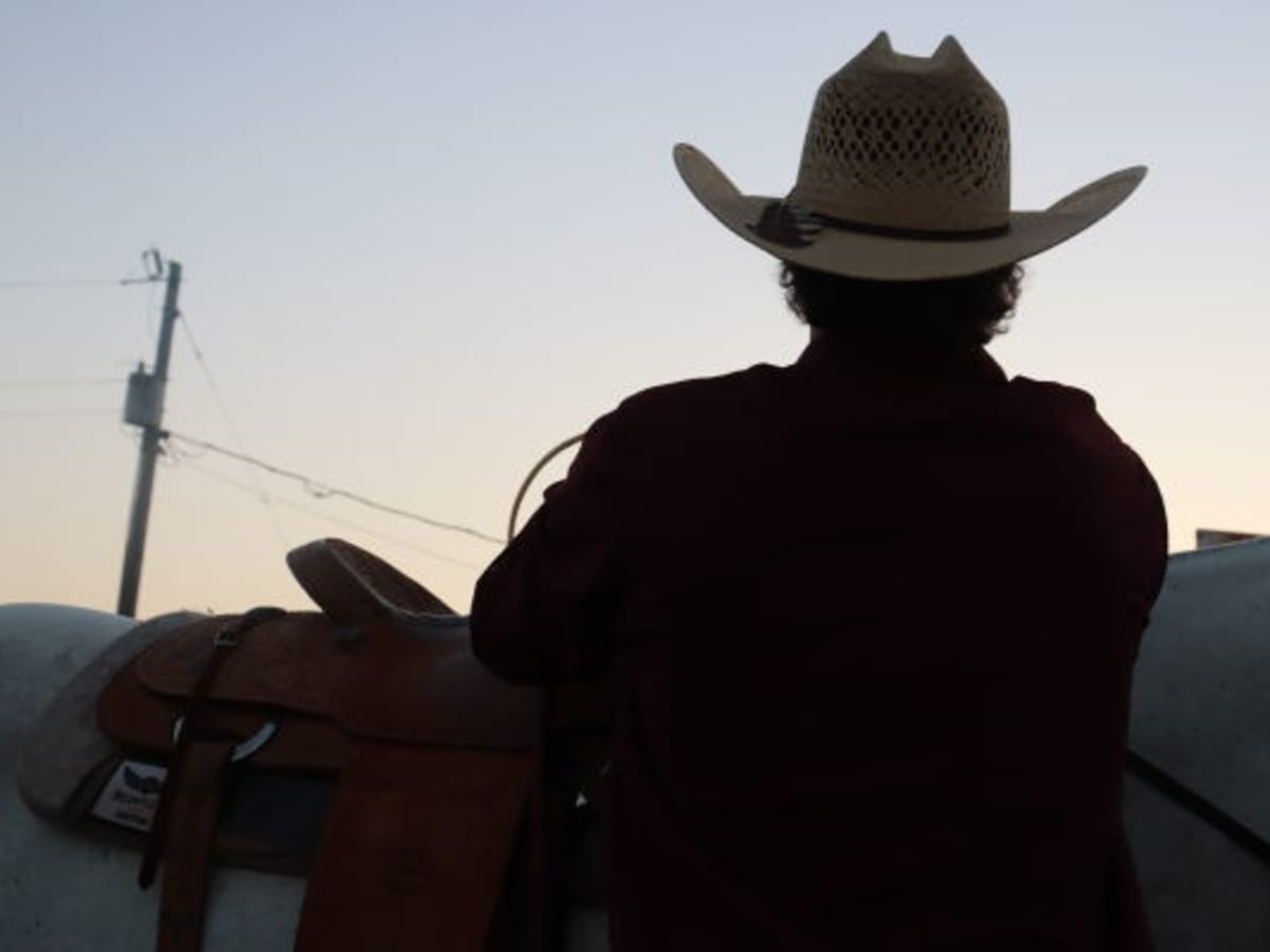 A Guide To Proper Cowboy Hat Etiquette - Cowboys and Indians Magazine