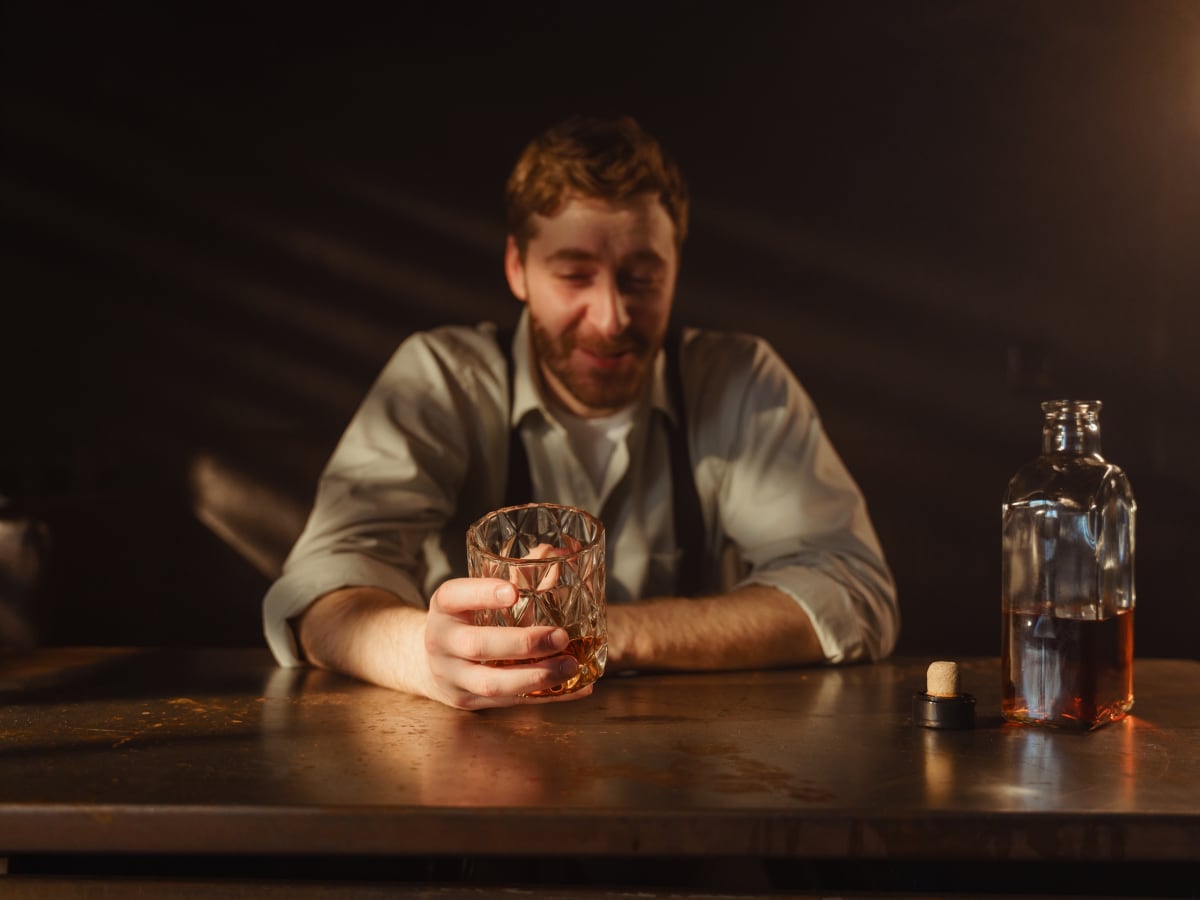 How to Master the Art of Going to a Bar Alone - Men’s Journal