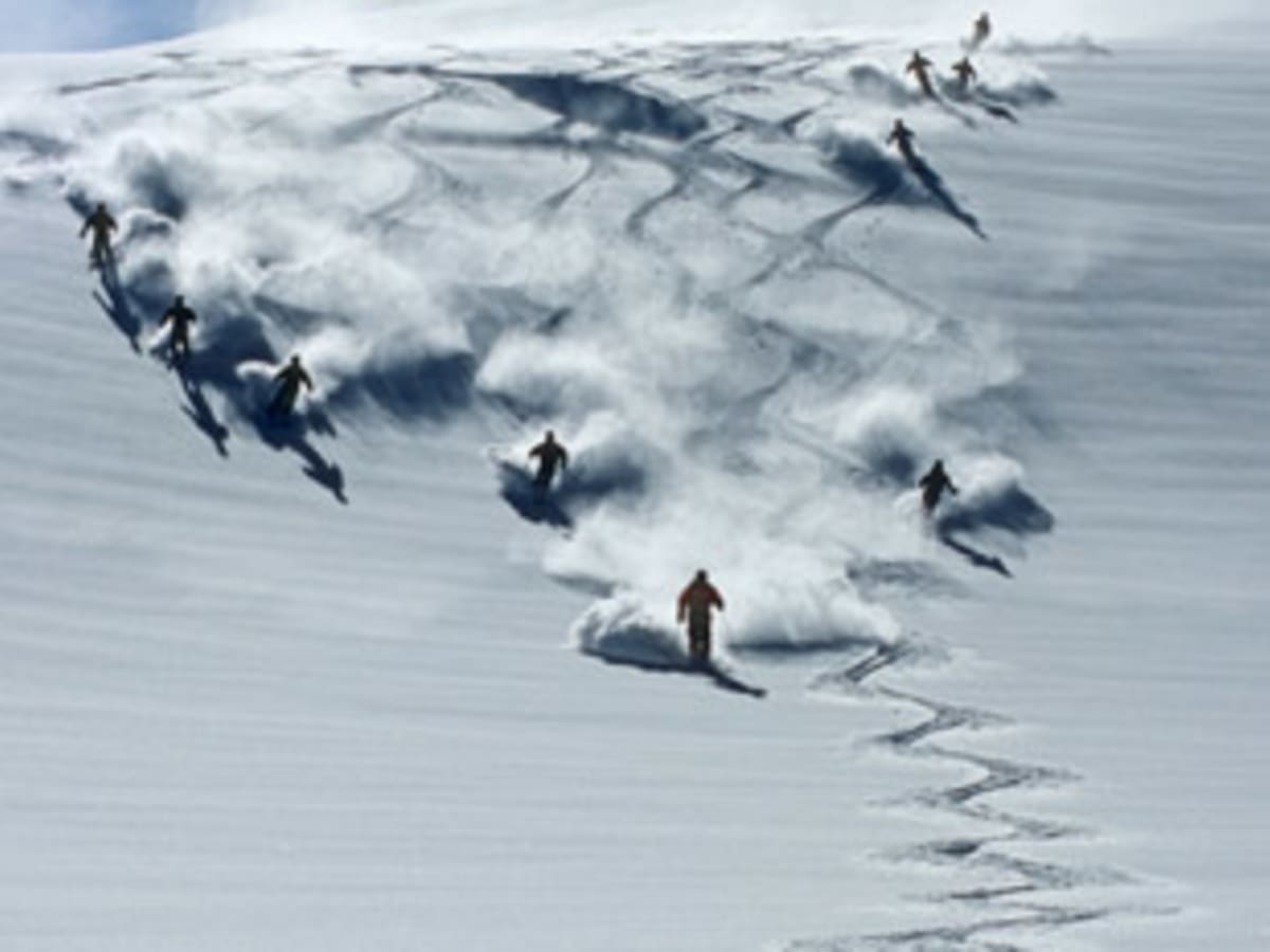 Discover the Extreme Sport of Heliskiing