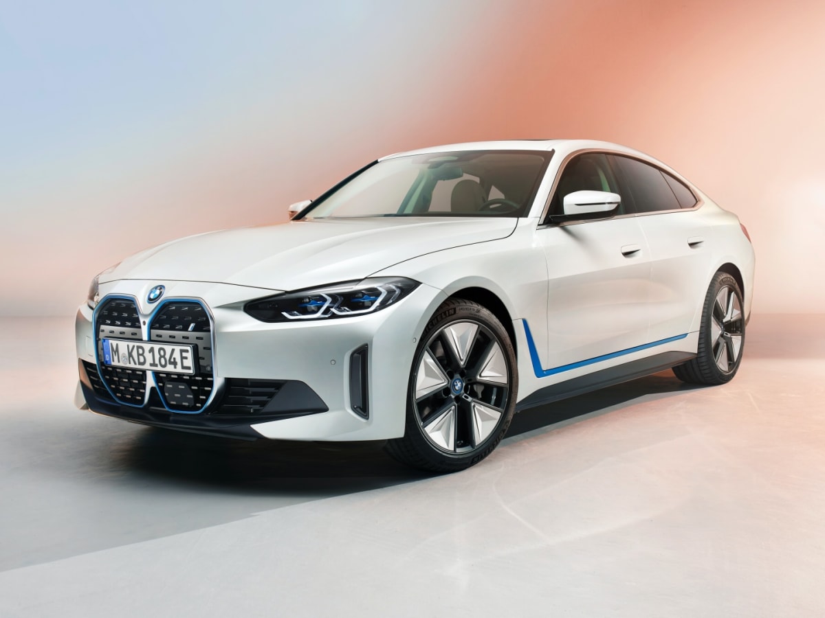 The BMW i4 Is a New Electric Car That Packs 530 Horsepower Men s