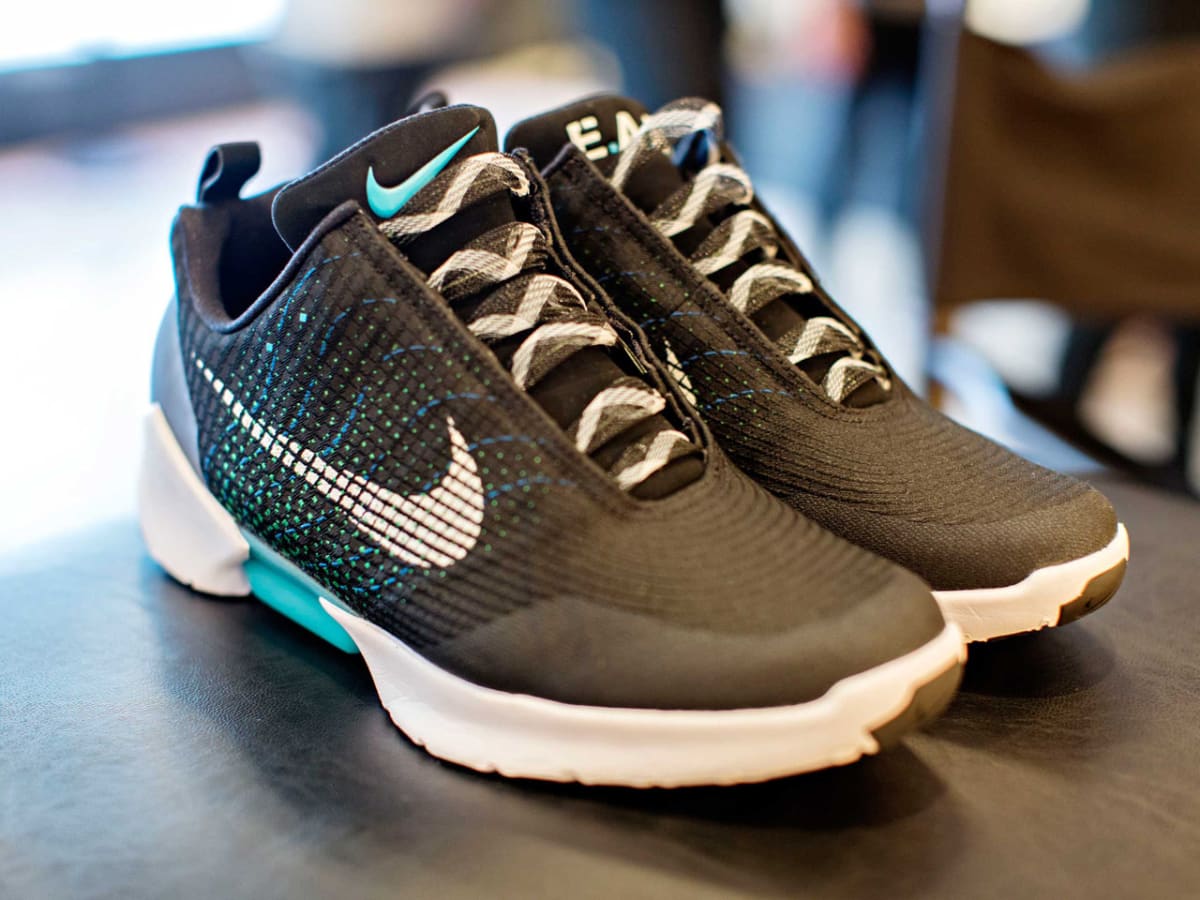 Nike HyperAdapt 1.0 review What it s like to wear self lacing Back to the Future shoe of your dreams Men s Journal