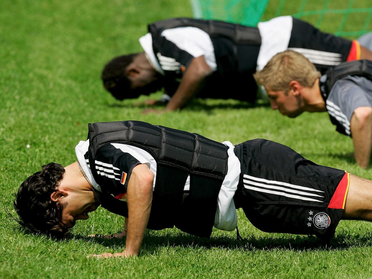 Weight vest Sprints Don t Make Athletes Any Faster Men s Journal