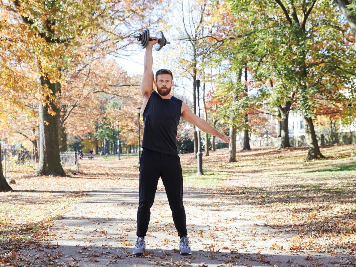Outdoor dumbbell online workout