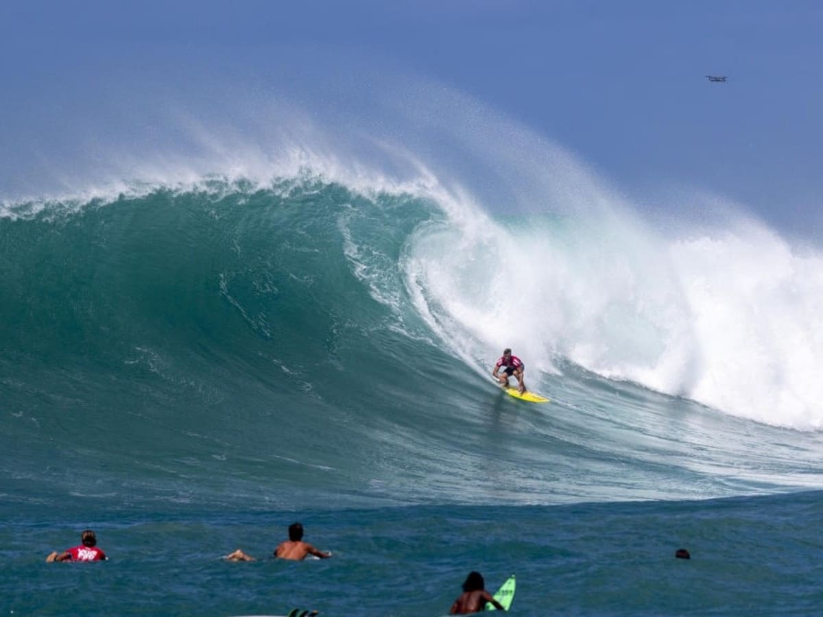 Aussie big wave deals surfers