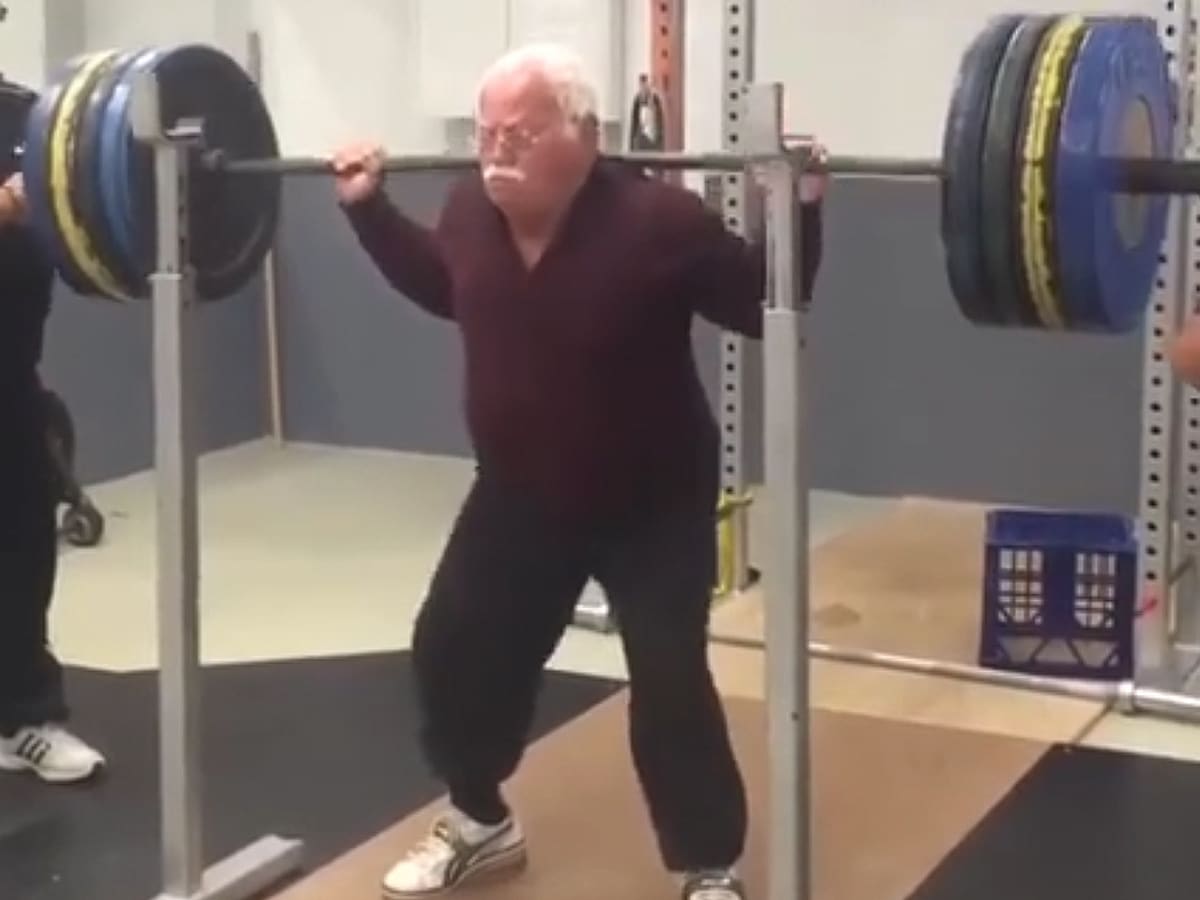 Old man online lifting weights