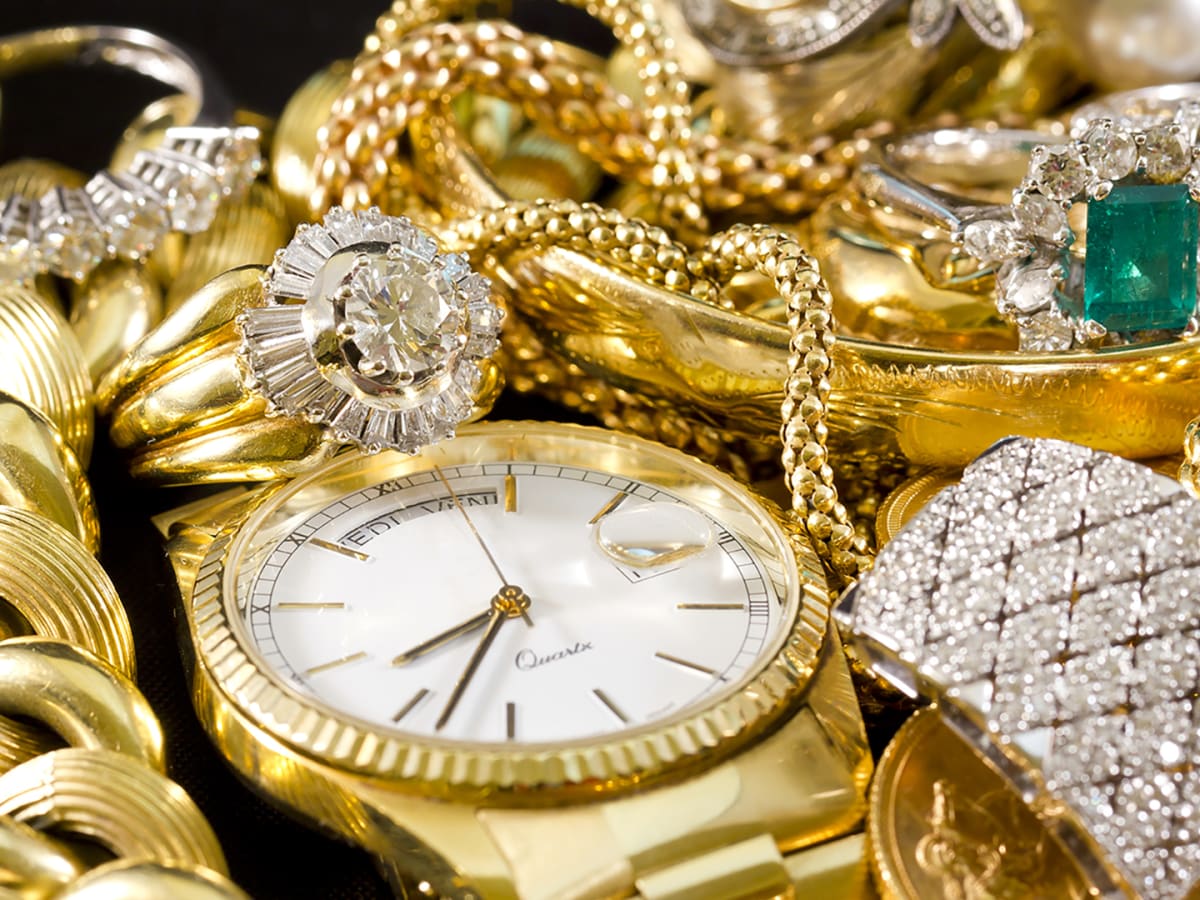 Authentic gold watches hotsell