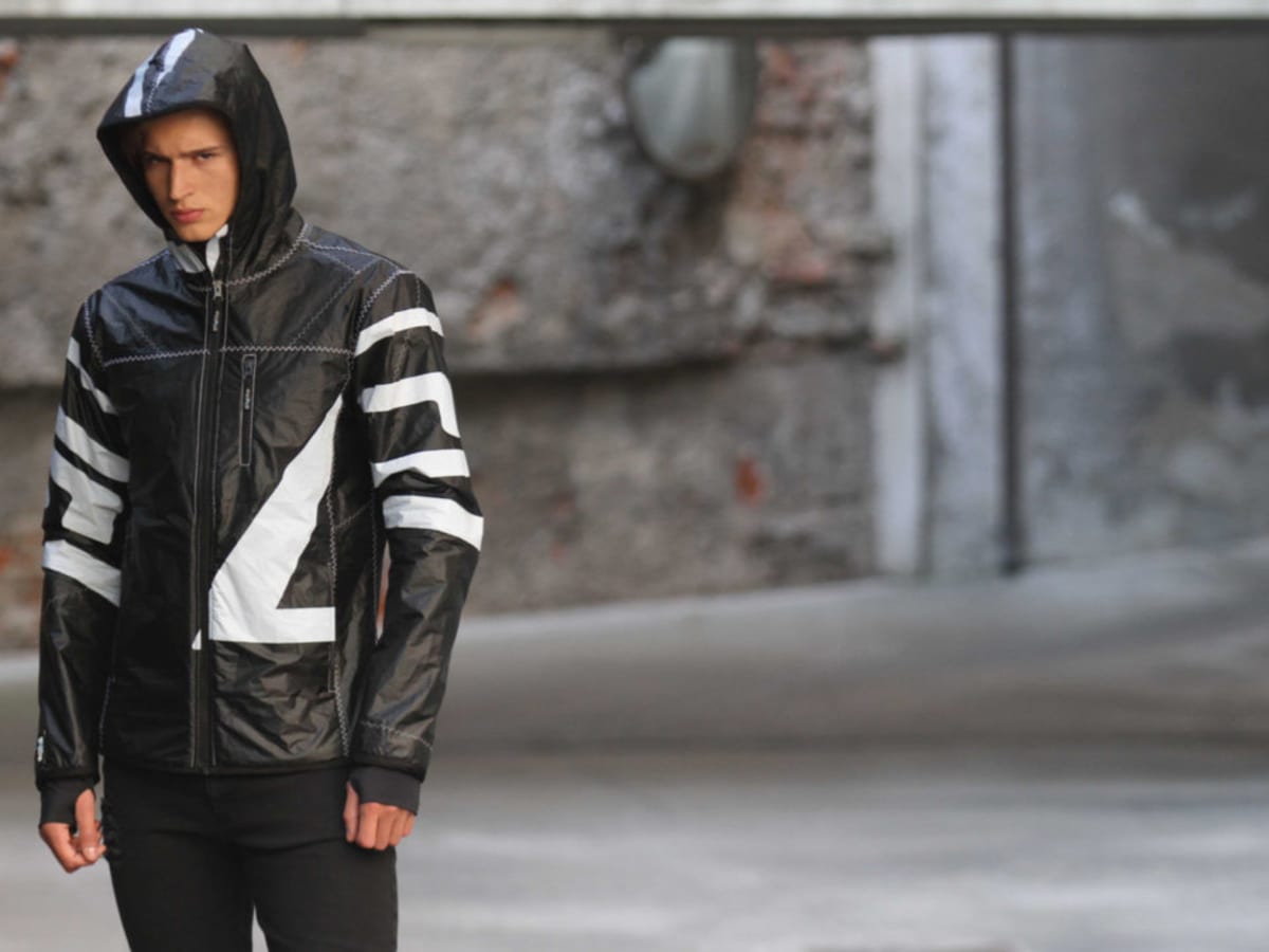 Original surf windbreaker top