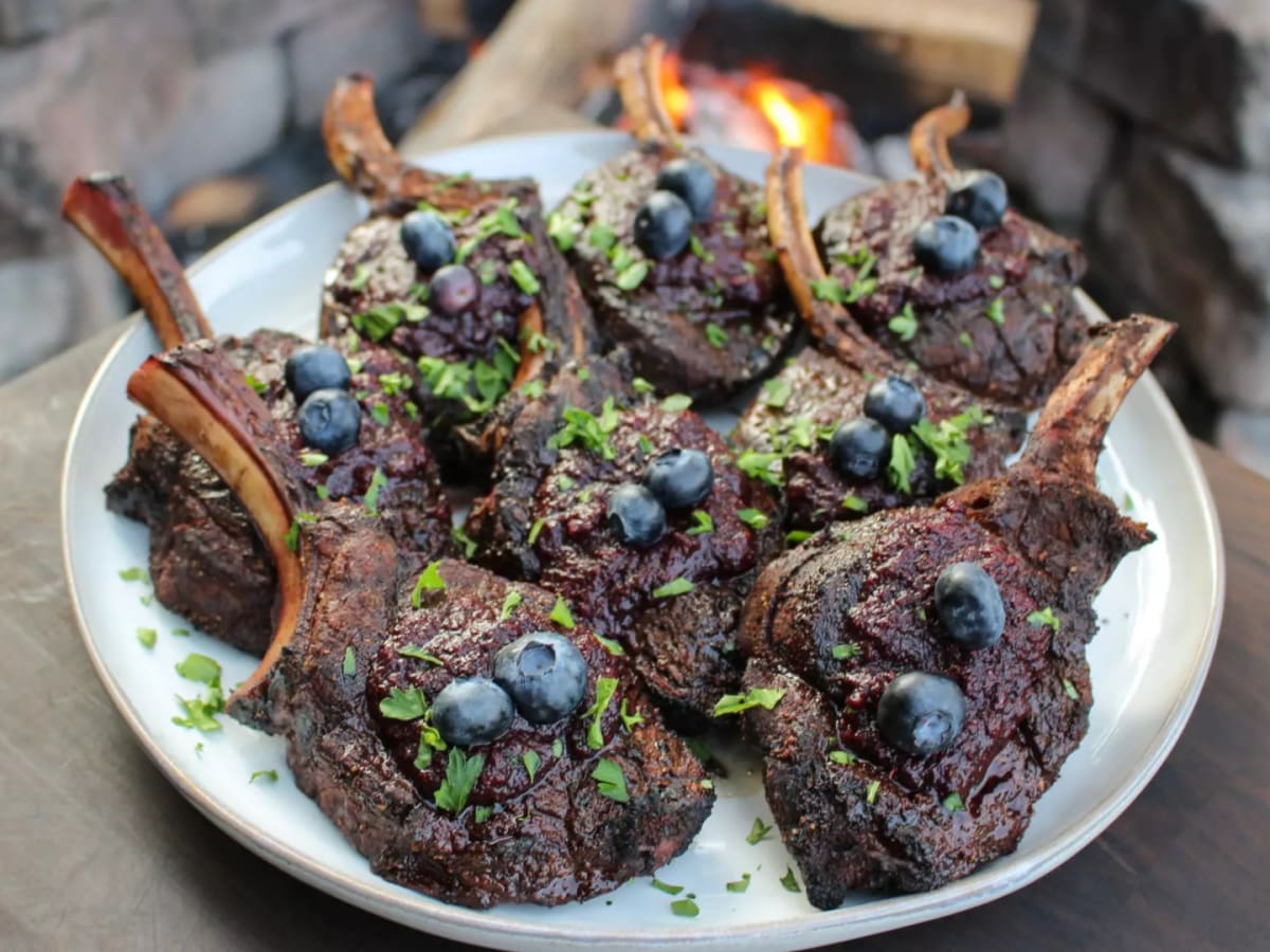 Cooking outlet in coals