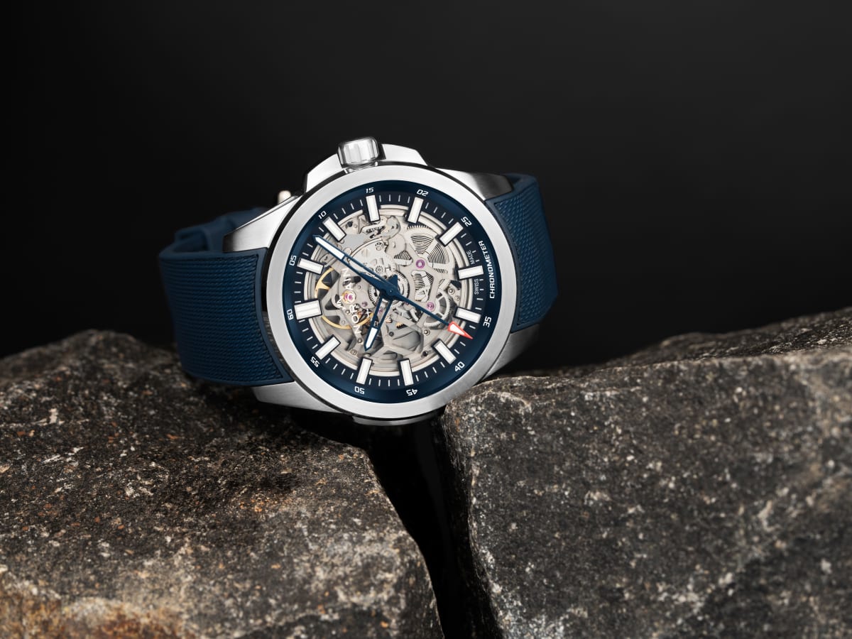 Tag watch 2025 second hand jumping