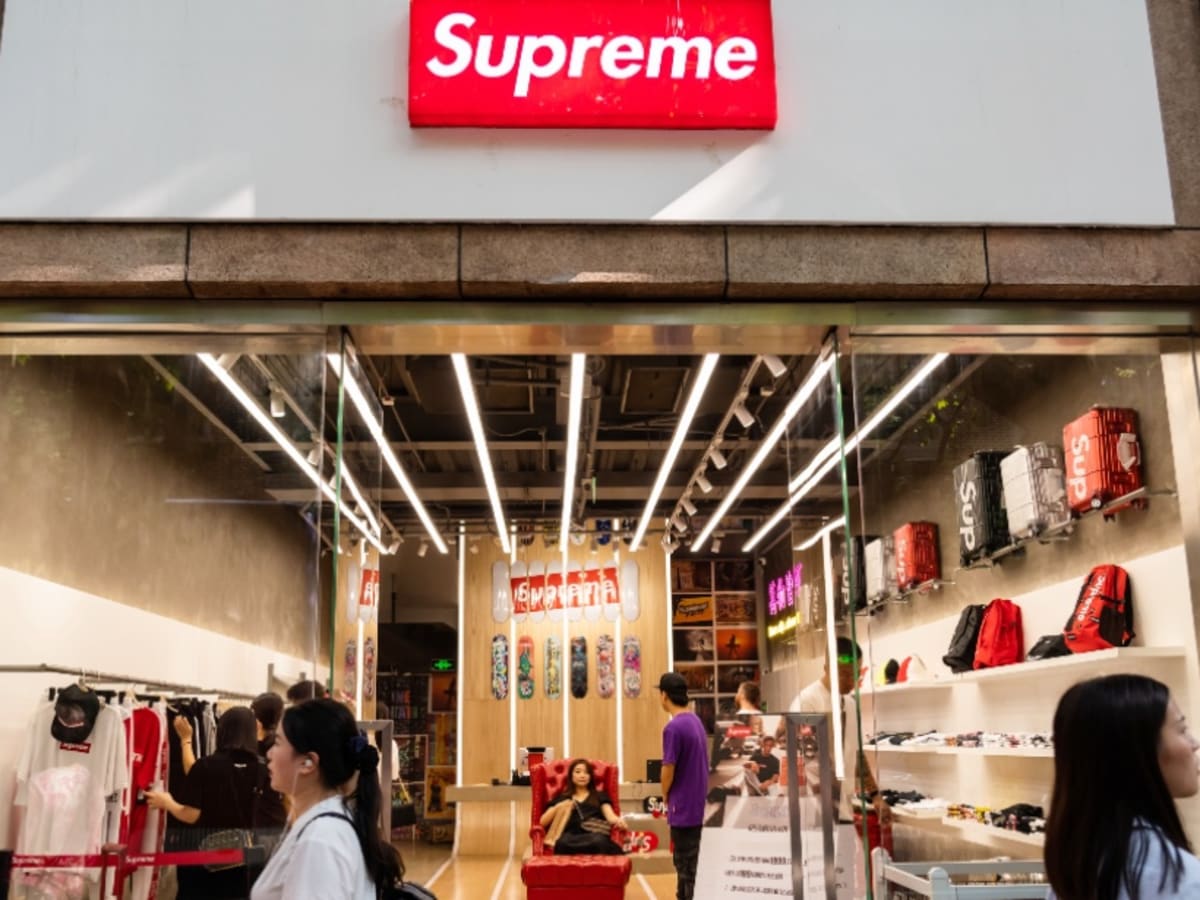 いラインアップ supreme.jpg マウンテンパーカー