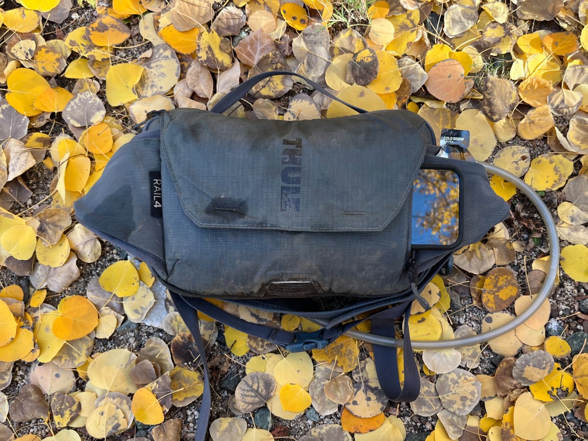 Thule Rail Hip Pack Review Men s Journal Out of the Office