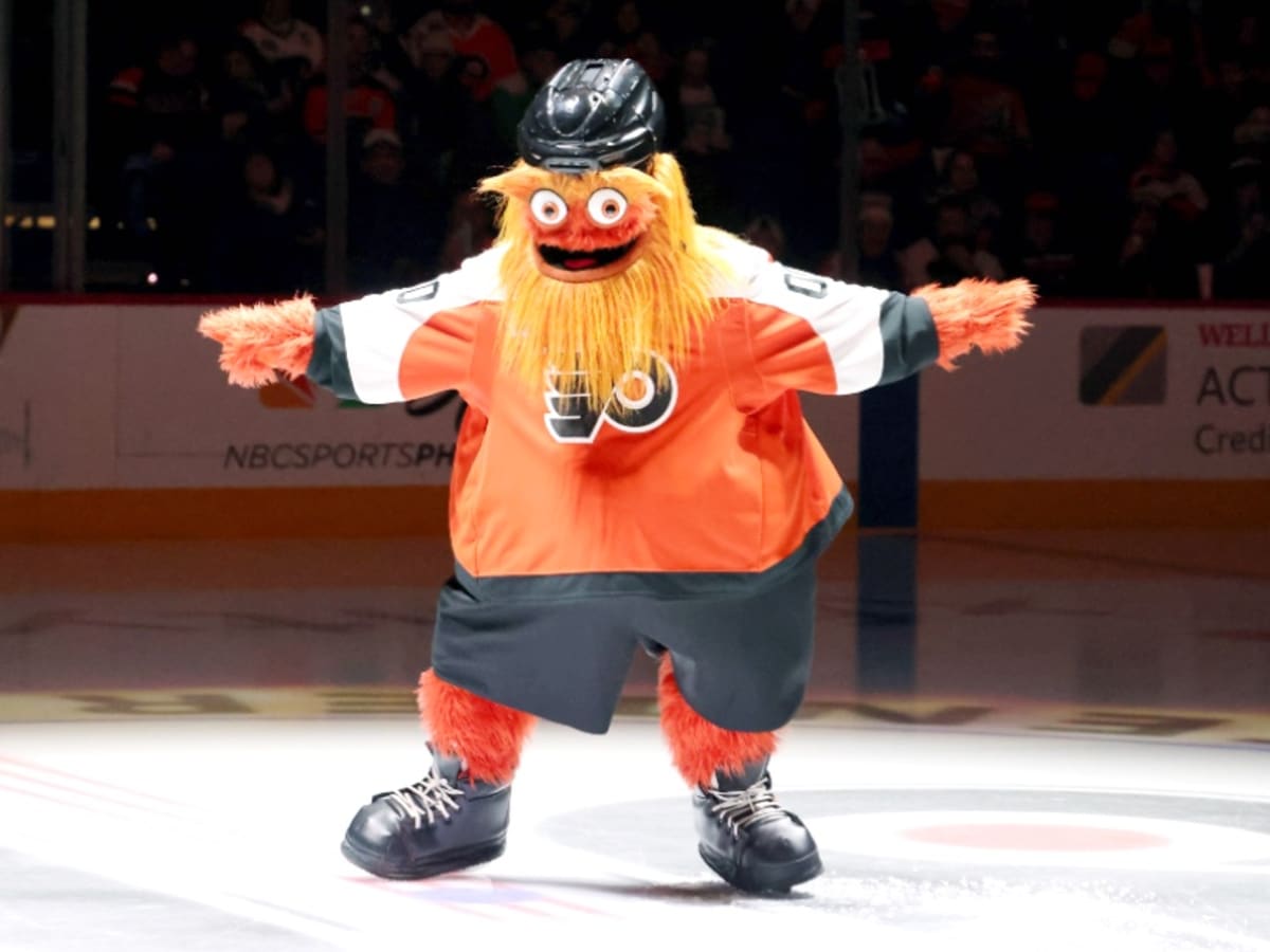 Philadelphia Flyers Mascot Gritty Interrupts Marriage Proposal in