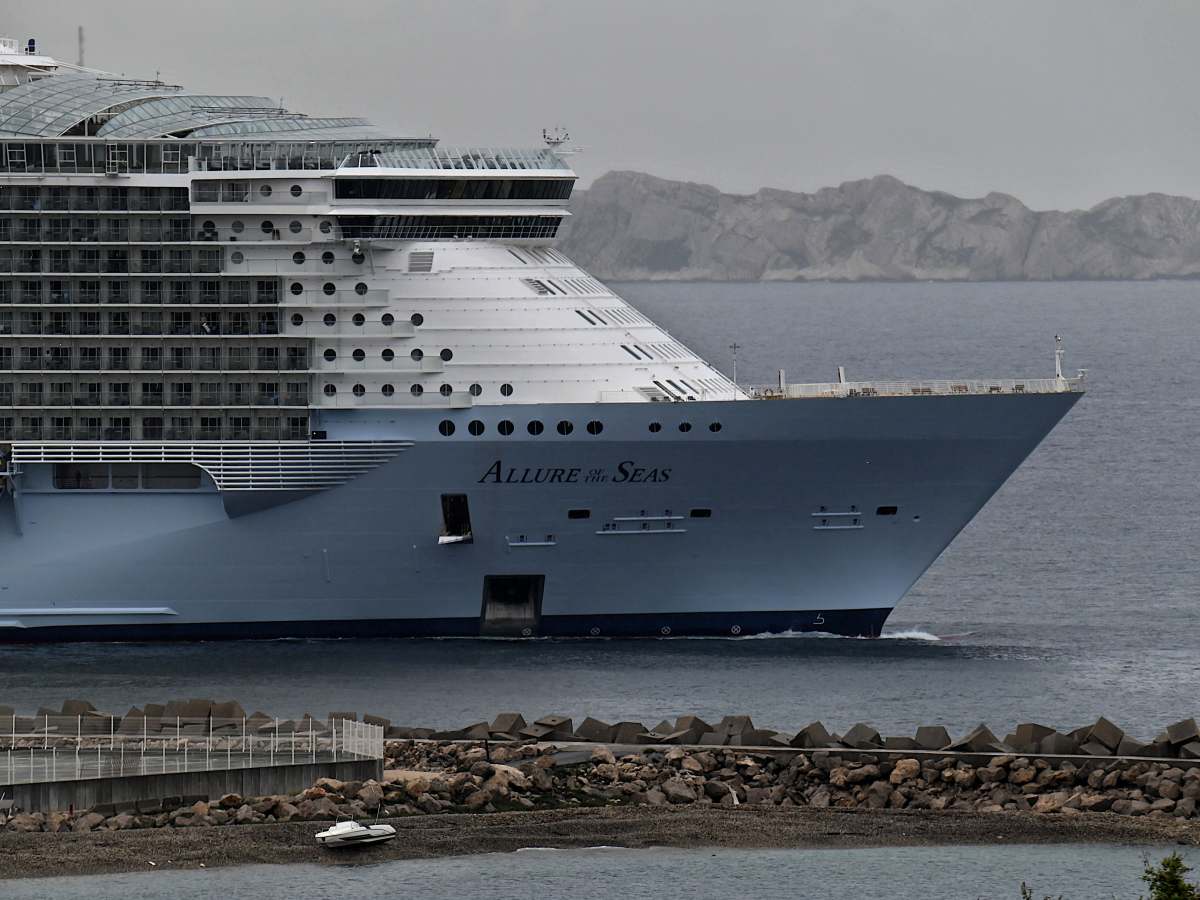 帽子 [0]  CARIBBEAN ALLURE OF THE SEAS Allure of the Seas | Cruise Ships | Royal Caribbean Cruises