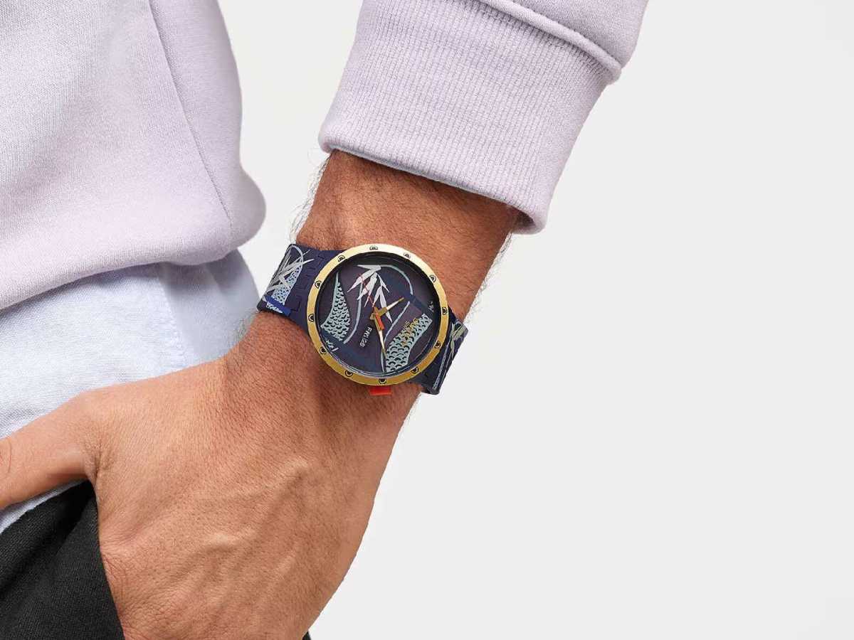 ★SWATCH★ [Headquarters] Year of the Snake GOLDEN RED BAMBO Swatch Gets in on the Year of the Snake with Two