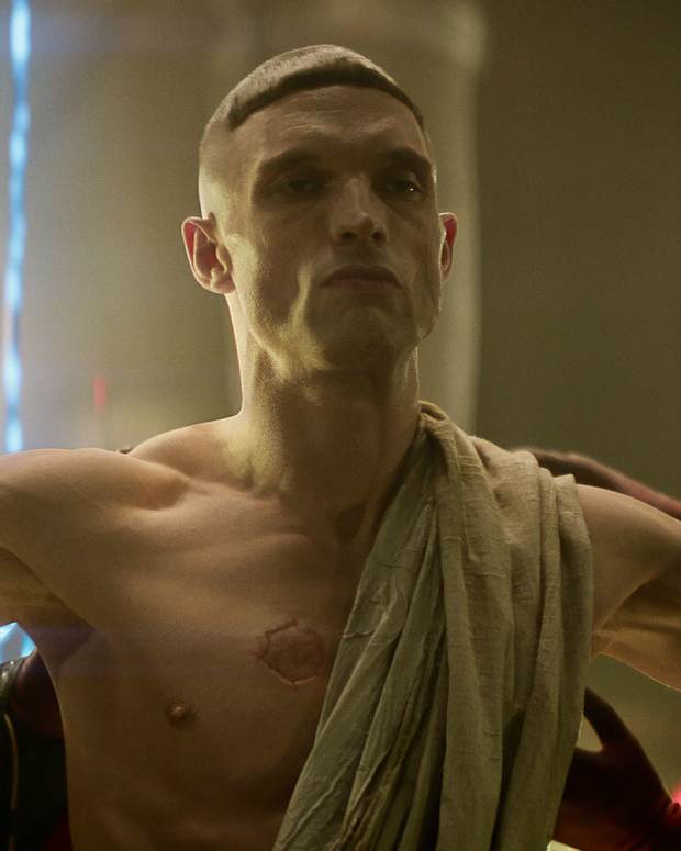Close-up image of Ed Skrein shirtless as Admiral Atticus Noble in 'Rebel Moon'