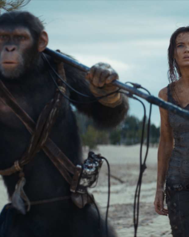 (L-R): Noa (played by Owen Teague) , Freya Allan as Nova and Raka (played by Peter Macon) in 20th Century Studios' KINGDOM OF THE PLANET OF THE APES.