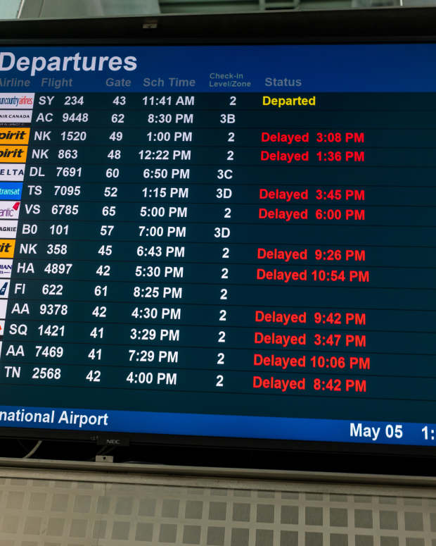 NEWARK, NEW JERSEY - MAY 05: A monitor shows flight delays   at Newark International Airport on May 05, 2025 in Newark, New Jersey. Delays and cancellations at one of the nation's busiest airports have persisted for about a week, with these disruptions continuing into Monday morning. Air traffic control outages, runway construction, and an announcement by United Airlines that over 20% of FAA controllers at Newark walked off the job have all contributed to delays and cancellations. (Photo by Spencer Platt/Getty Images)