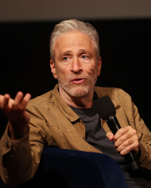 Runner fends off two cougars with bear spray on dirt road in Canada