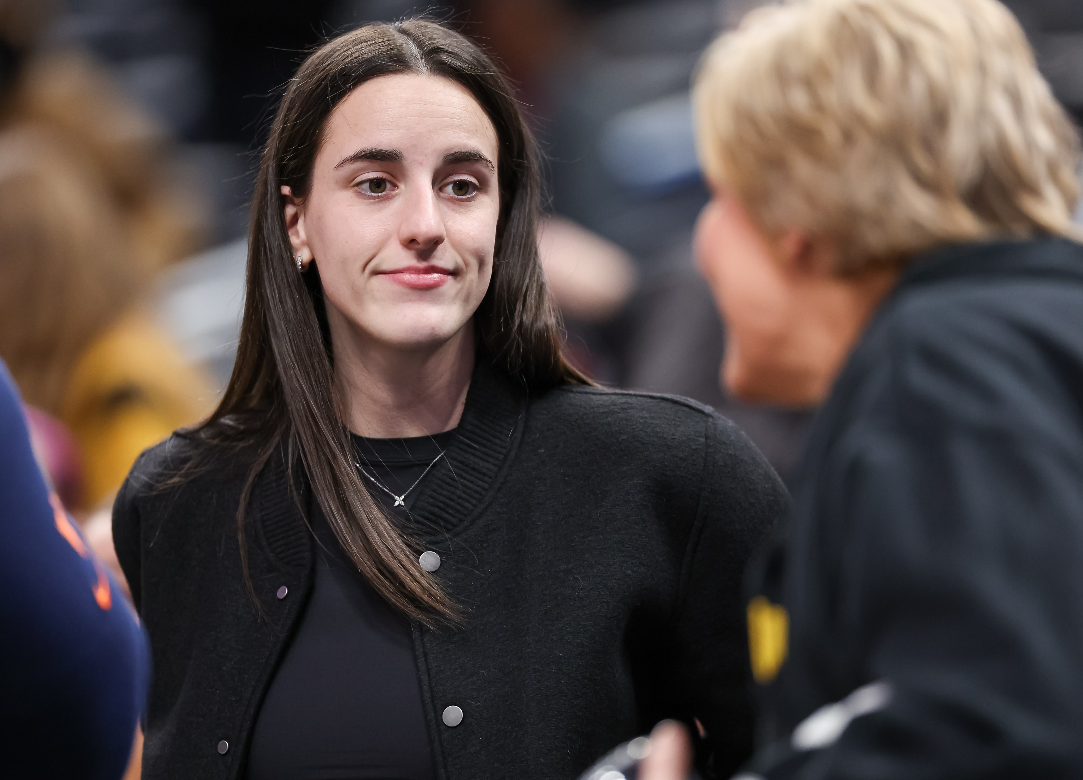 Chicago Sky Coach Sends Clear Message on Caitlin Clark - Men's Journal