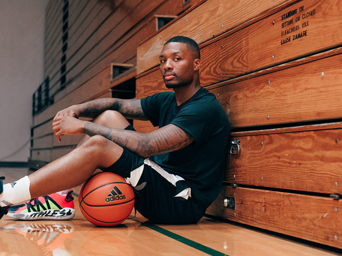 adidas dame 6 デイミアン リラード lillard-add-mainer-1234.jpg