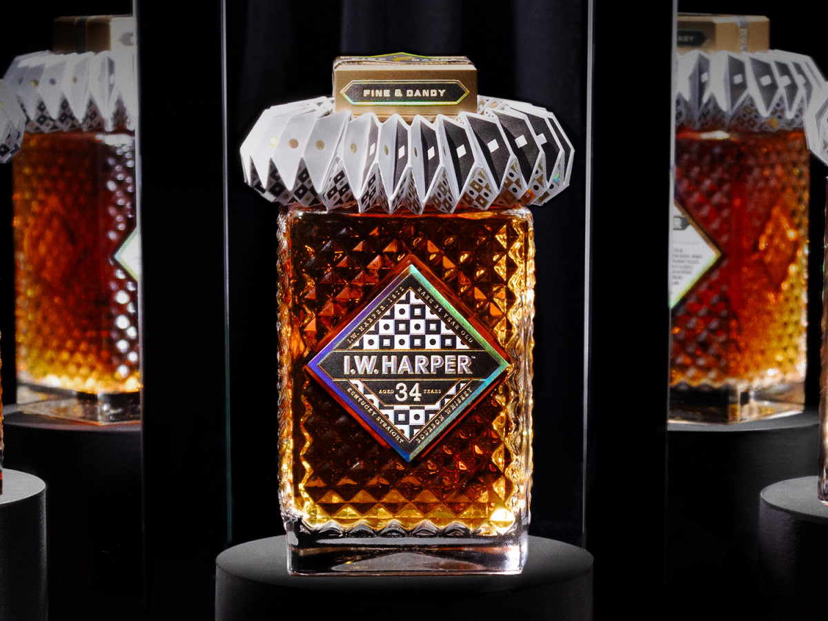ウイスキー I.W. Harper 10 Years Old Bourbon Whiskey I.W. Harper Cabernet Cask Reserve Kentucky Straight Bourbon