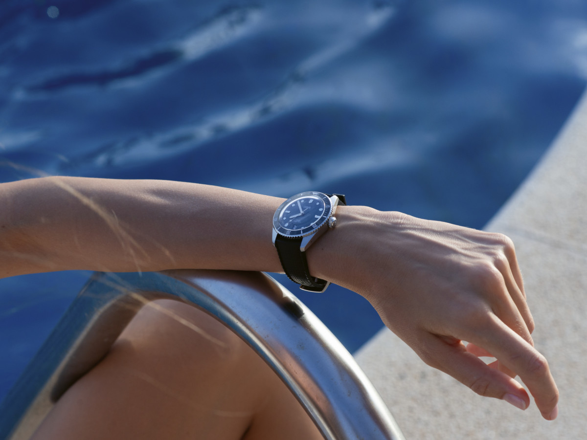 oris-divers-date-dive-watch-