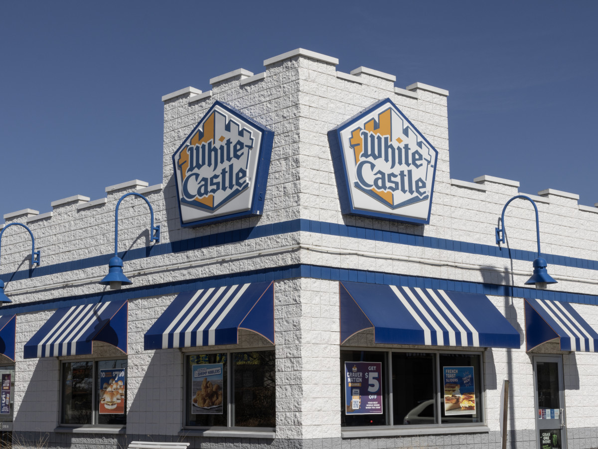 White Castle's 35th-Annual Sit-Down Valentine's Day Dinner Will Be