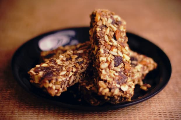 Decoding Protein Bars: How to Pick the Right One