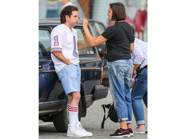 Jonah Hill is lean on-set 16 jonah hill rocks slimmed down figure and 80s hairstyle on maniac set